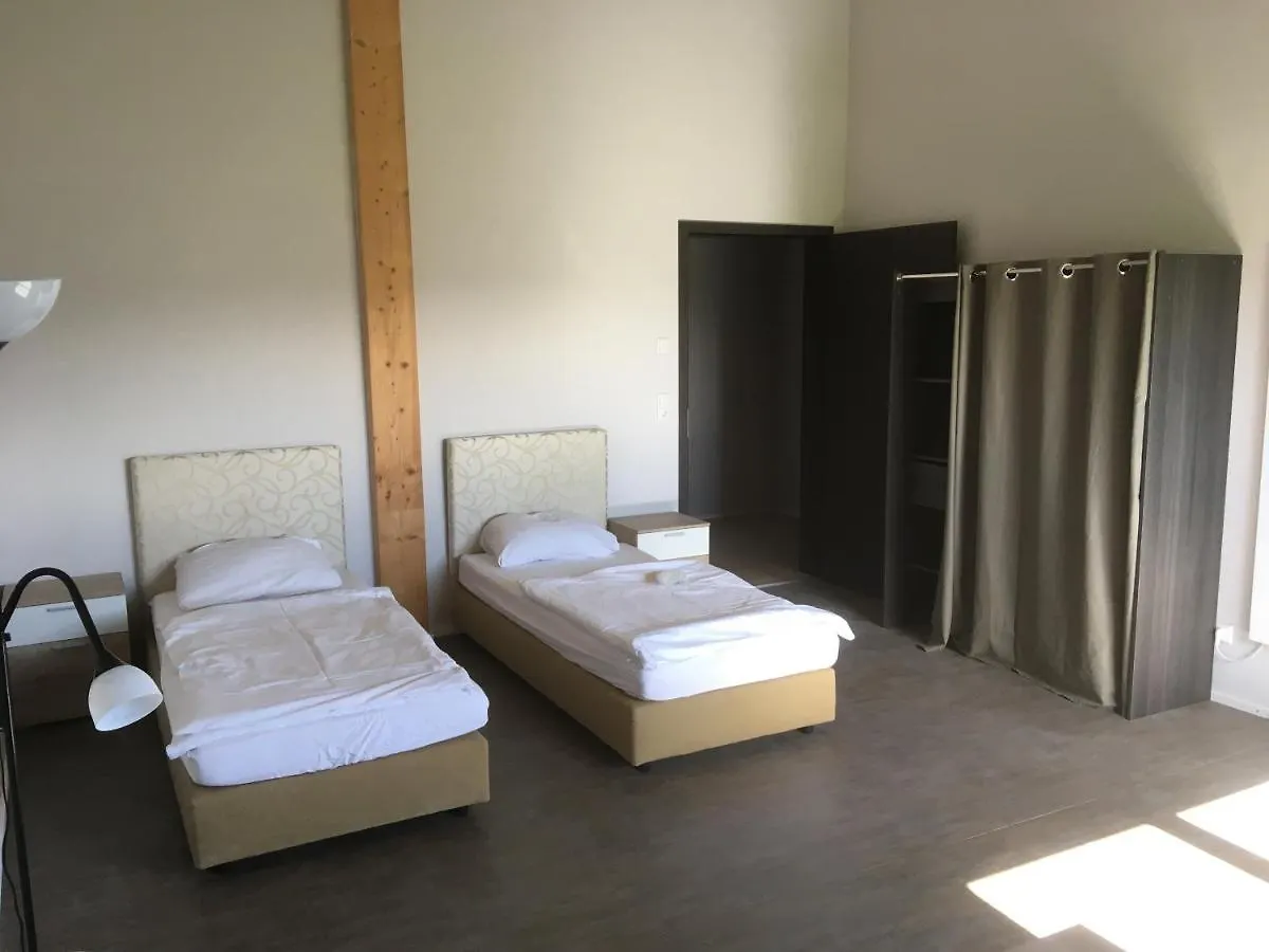 5 Points Rooms For Rent Niederrieden 0*,